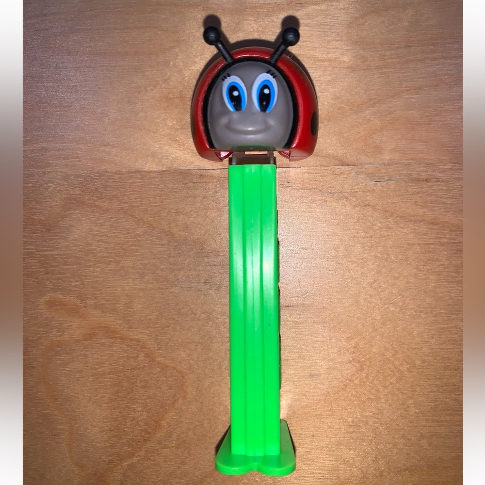 Vintage 2000 PEZ Bugz Series -Sweet Ladybird Ladybug Dispenser - Made in Hungary